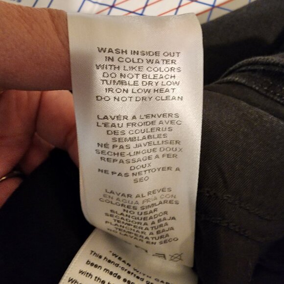 Good American Classic Chewed Hem Slim Straight Jeans NWT Black Size 14 - Picture 13 of 16